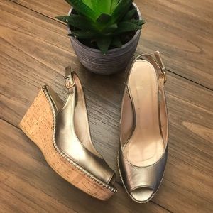 STUART WEITZMAN WEDGE SANDALS 8